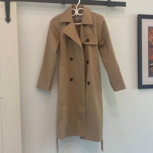 Khaki Everlane trench coat. “The Modern Trench Coat”. Never worn. Size small.